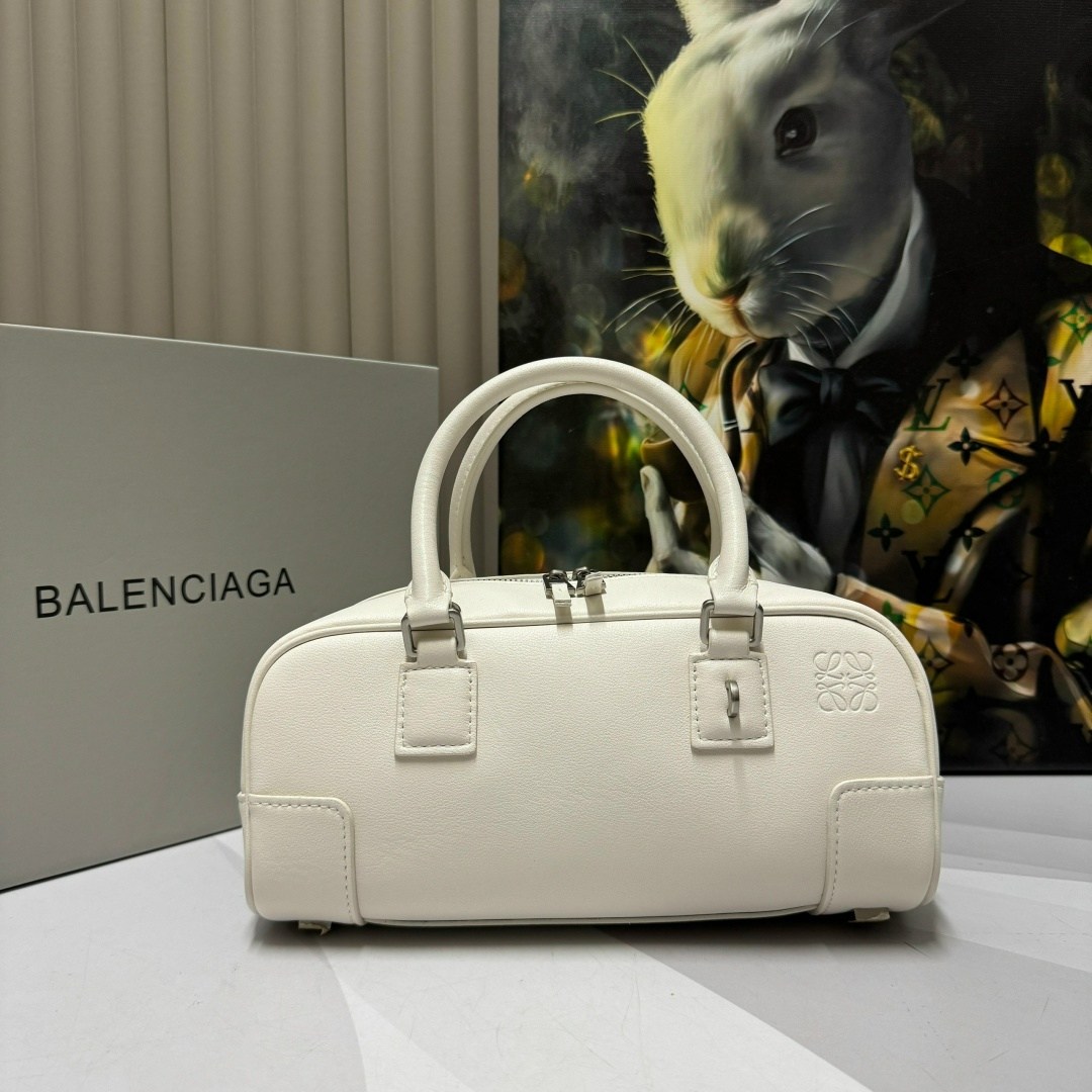 сумка,модная сумка,женская сумка,сумки loewe,брендовая женская сумка