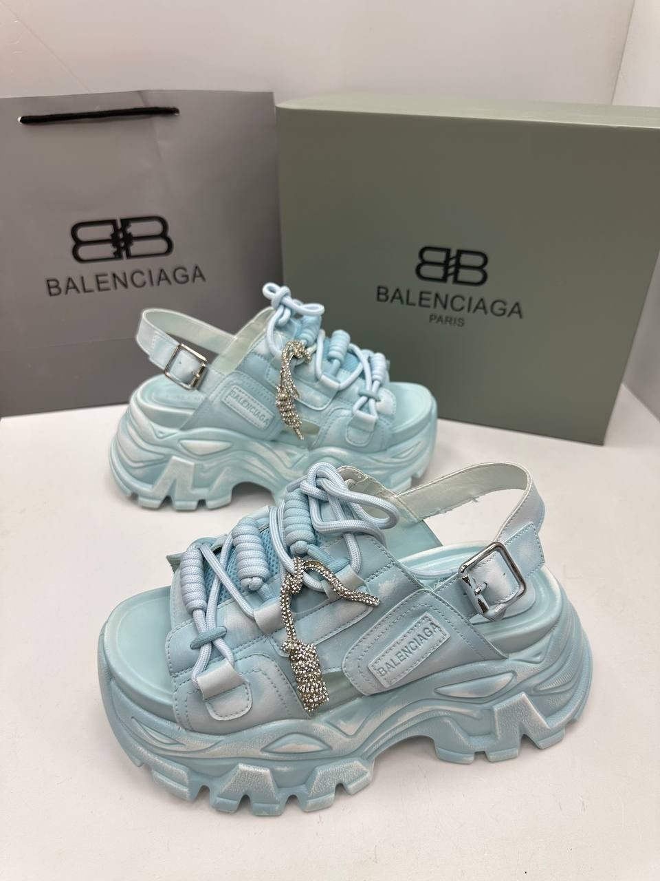 кроссовки женские balenciaga,босоножки balenciaga,кроссовки balenciaga,сандалии balenciaga, balenciaga