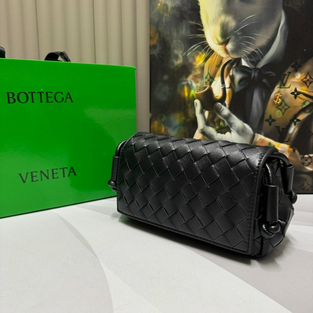 сумка женская bottega veneta,bottega veneta сумка на плечо,сумка bottega veneta,сумка bottega,сумка bottega veneta mini jodie