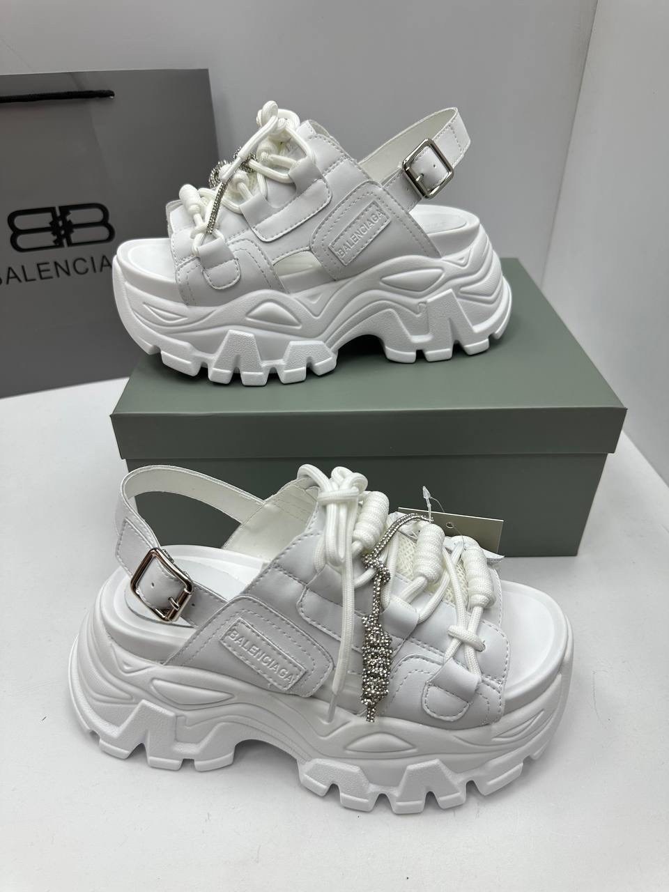 кроссовки женские balenciaga,босоножки balenciaga,кроссовки balenciaga,сандалии balenciaga, balenciaga