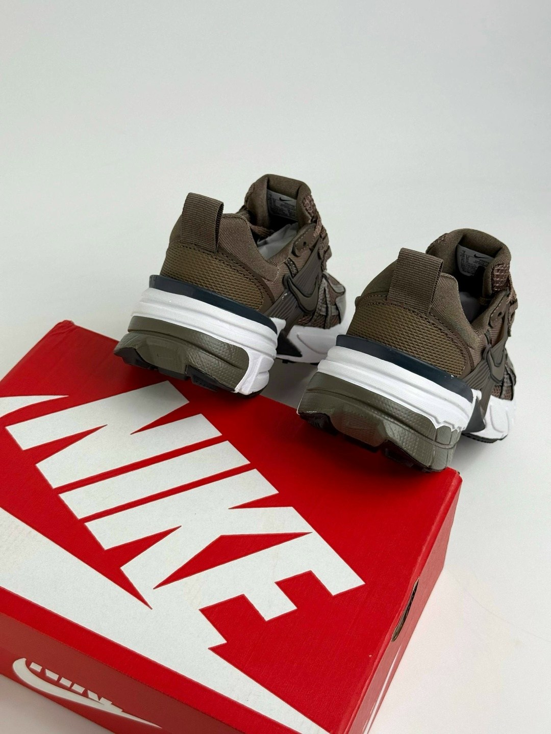 кроссовки nike,кроссовки nike v 2 k run,женские повседневные кроссовки nike v2k run коричневый,женские кроссовки nike,женские кроссовки