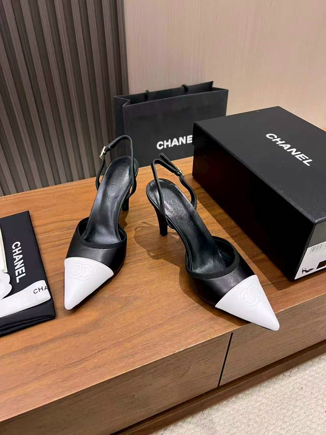 босоножки шанель бежевые,босоножки chanel,туфли chanel,шанель туфли и босоножки,черно бежевые туфли шанель