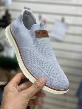 Кроссовки