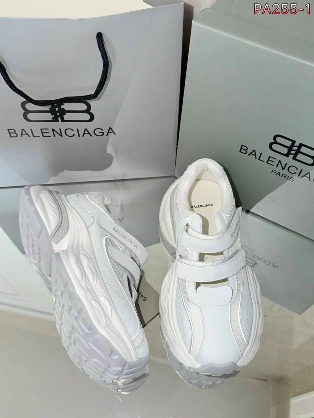 кроссовки женские balenciaga,кроссовки balenciaga,босоножки balenciaga,сандалии balenciaga,кроссовки