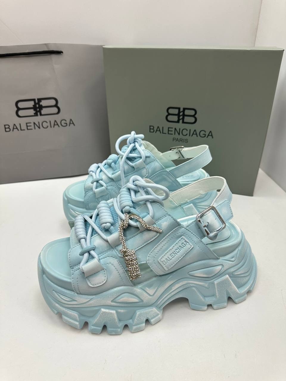 кроссовки женские balenciaga,босоножки balenciaga,кроссовки balenciaga,сандалии balenciaga, balenciaga