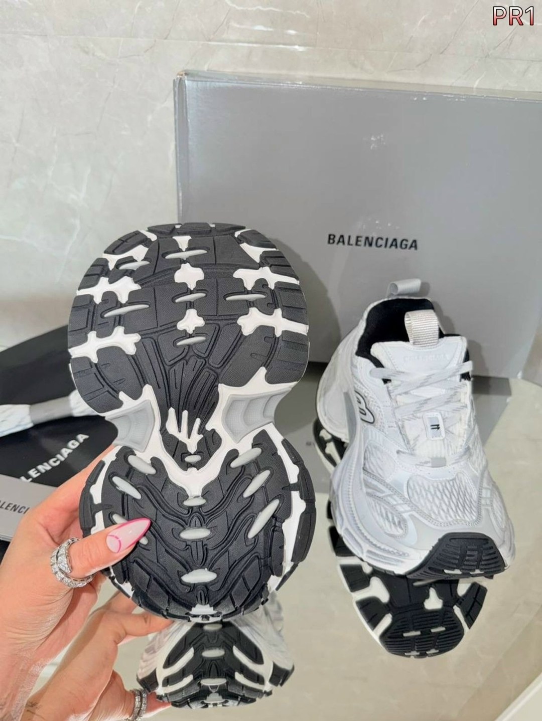кроссовки женские balenciaga,balenciaga кроссовки,кроссовки женские balenciaga balenciaga цвет белый,кроссовки balenciaga на высокой подошве арт. р135,кроссовки на высокой подошве balenciaga