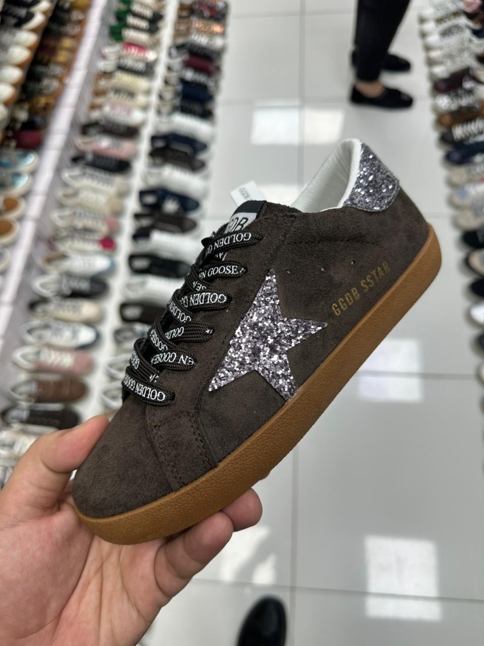 женские низкие кеды super-star с блестками golden goose, цвет black,кеды hi star с блестками golden goose черный,кеды golden goose,кроссовки golden goose,