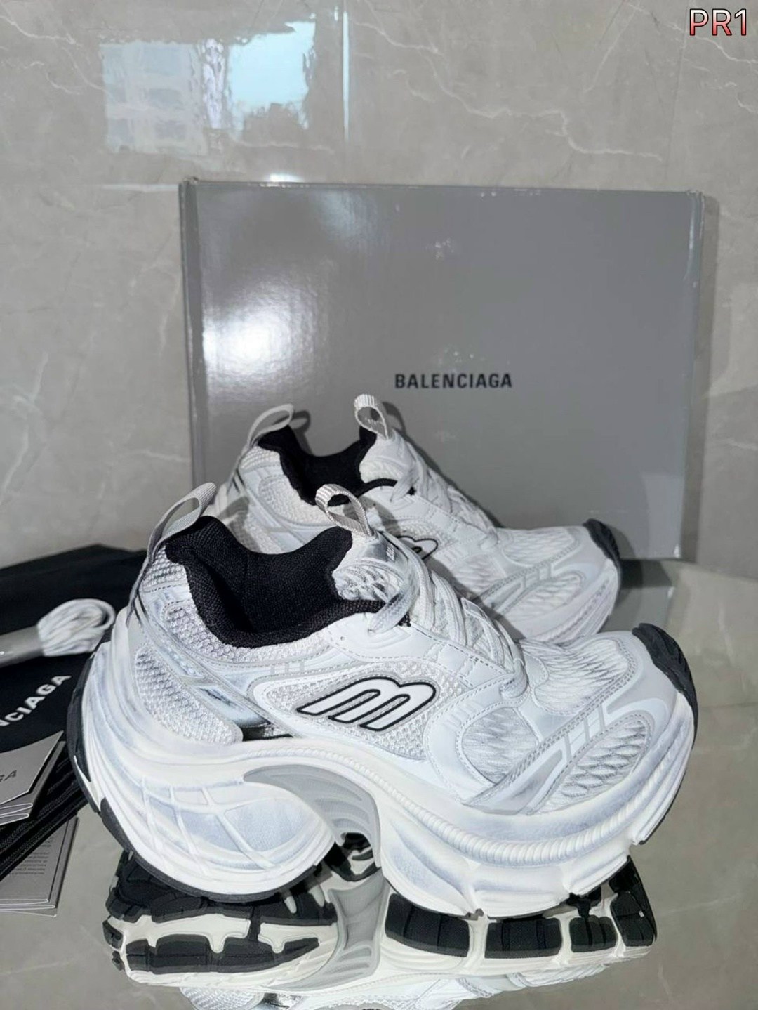 кроссовки женские balenciaga,balenciaga 10 xl кроссовки,кроссовки balenciaga,женские кожаные кроссовки balenciaga monday shoe белые,кроссовки balenciaga 10xl sneaker white