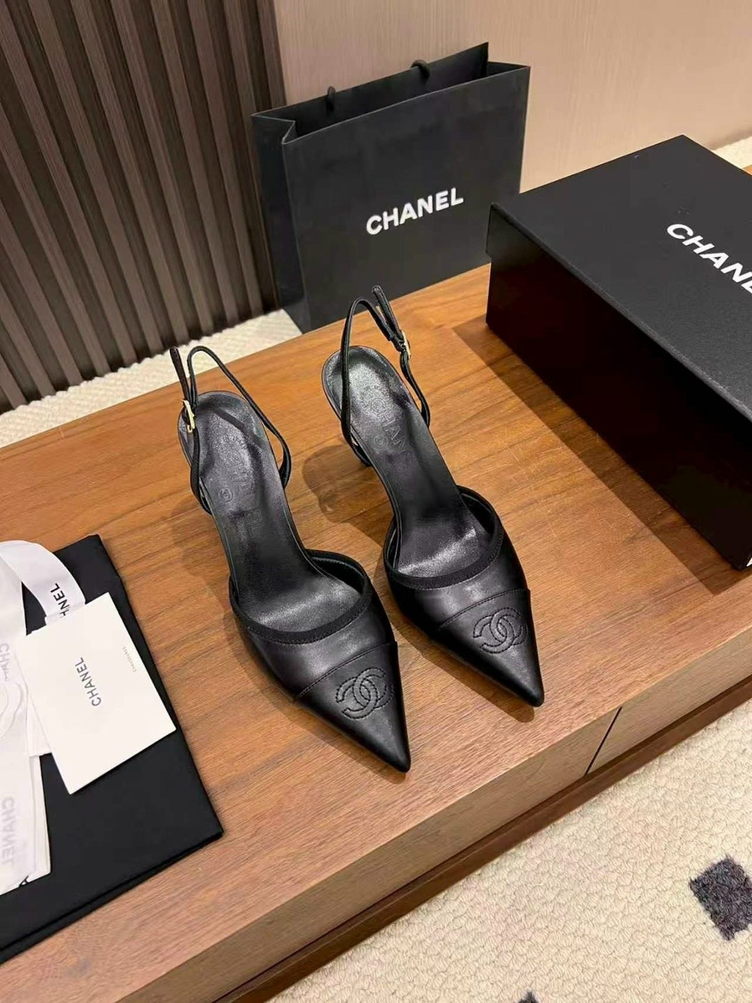 босоножки шанель бежевые,босоножки chanel,туфли chanel,шанель туфли и босоножки,черно бежевые туфли шанель