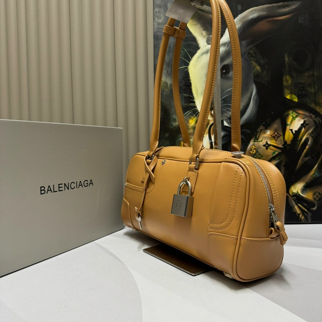 balenciaga сумки,сумка женская balenciaga,бежевая сумка balenciaga,сумка,женская сумка