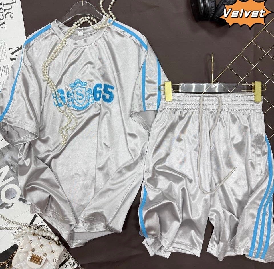 футболка адидас женская красная,стильные костюмы,летние костюмы,adidas original,спортивный костюм спортивные костюмы