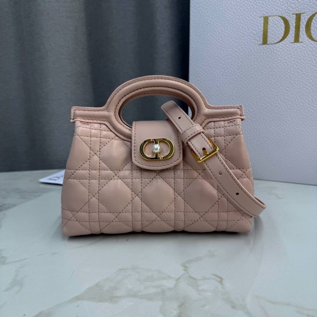 сумка dior lady dior shoulder bag handbag,dior сумка,сумка кристиан диор белая кожа,женская сумка dior,сумка диор белая