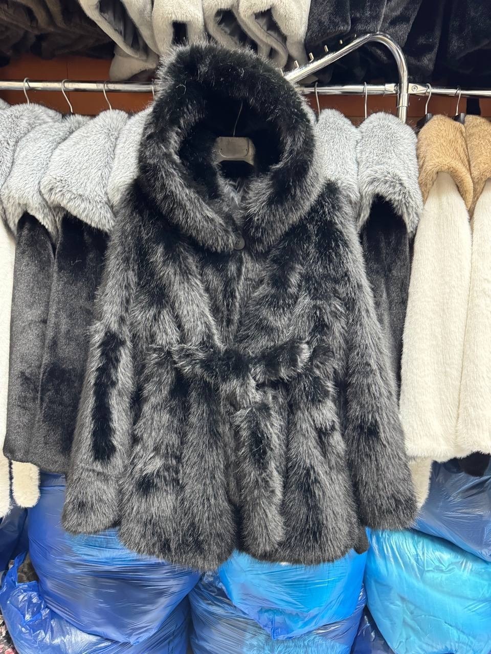 шуба,шуба с капюшоном,женская шуба,шубка,женское короткое пальто из кроличьего меха