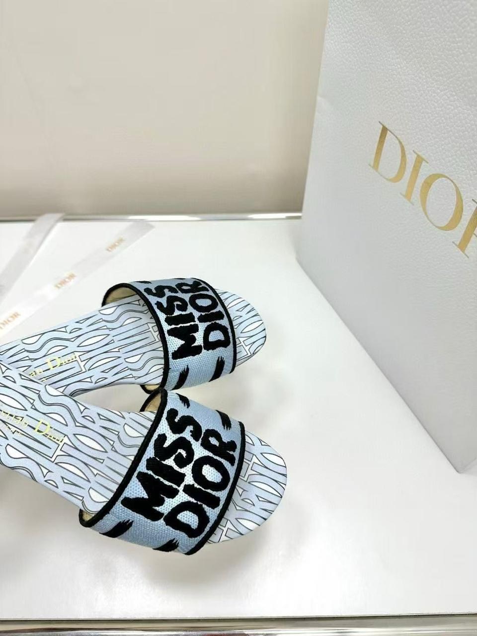 шлепанцы christian dior,женские шлепанцы,шлепки диор женские,шлепки диор,