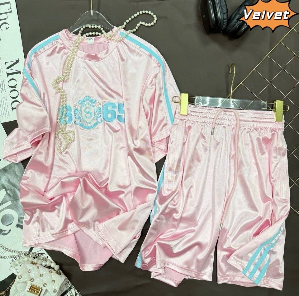 футболка адидас женская красная,стильные костюмы,летние костюмы,adidas original,спортивный костюм спортивные костюмы