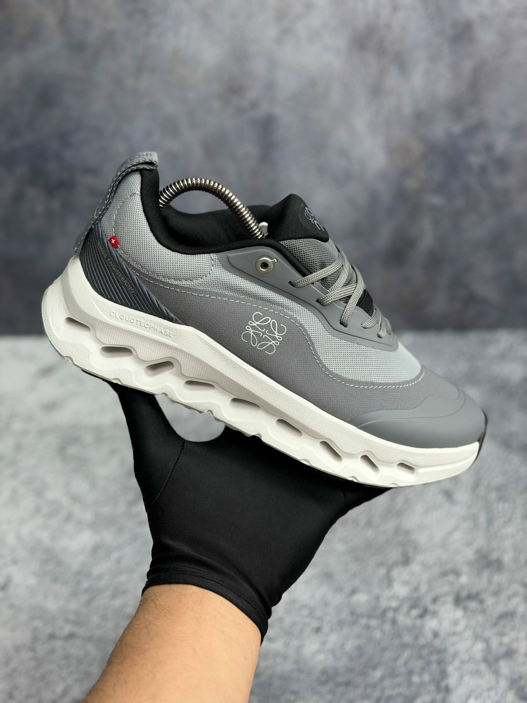 кроссовки,кроссовки on cloud,кроссовки cloudtilt 2.0 из коллаборации с loewe on running серый,мужские кроссовки,кроссовки для мужчин