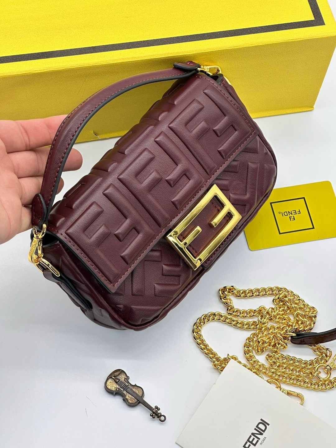 fendi сумка,сумка fendi baguette,fendi сумка на плечо,сумка фенди,женская сумка fendi