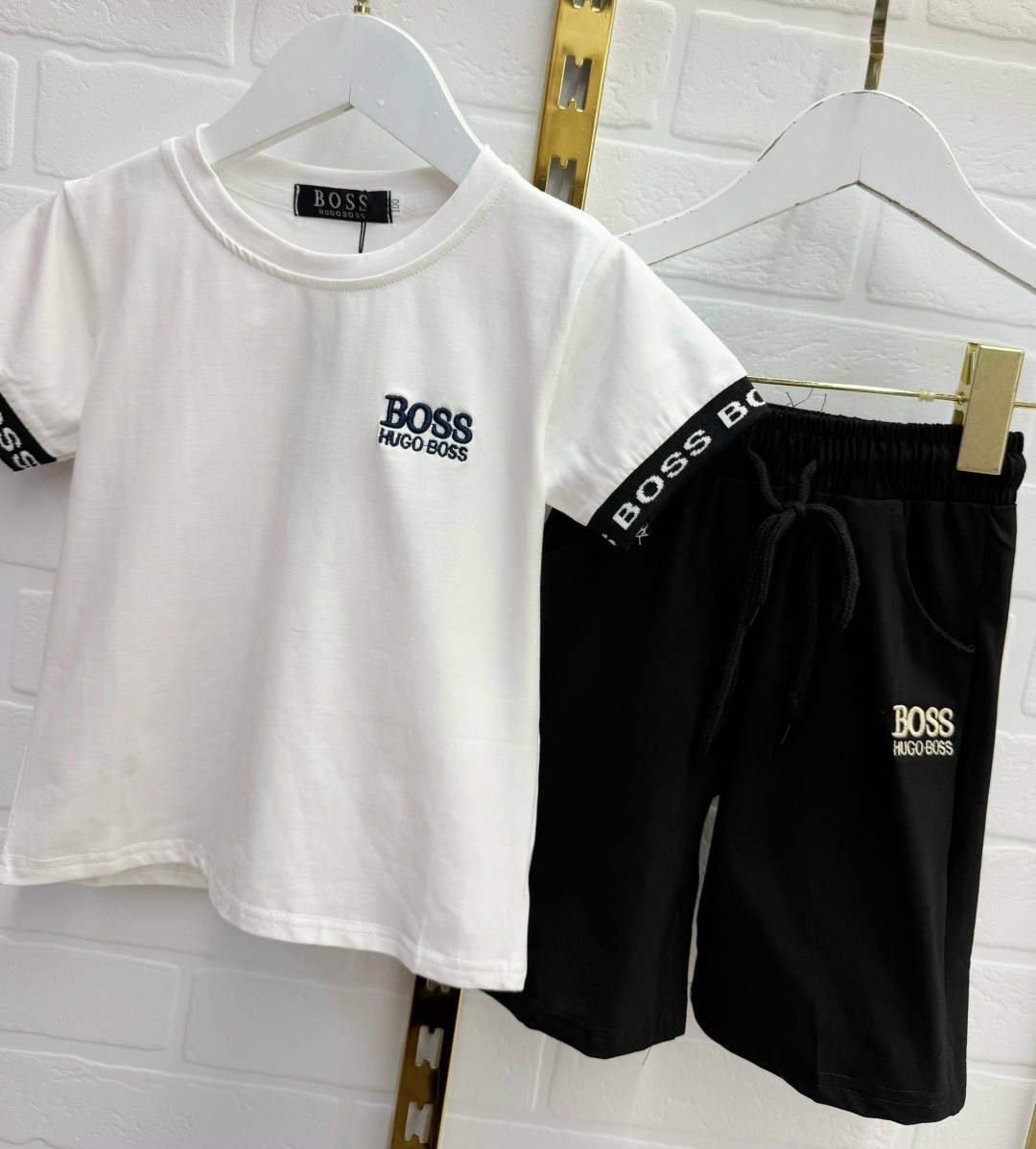 футболка с короткими рукавами и логотипом boss,boss kid,boss hugo boss,boss футболка,костюмчик