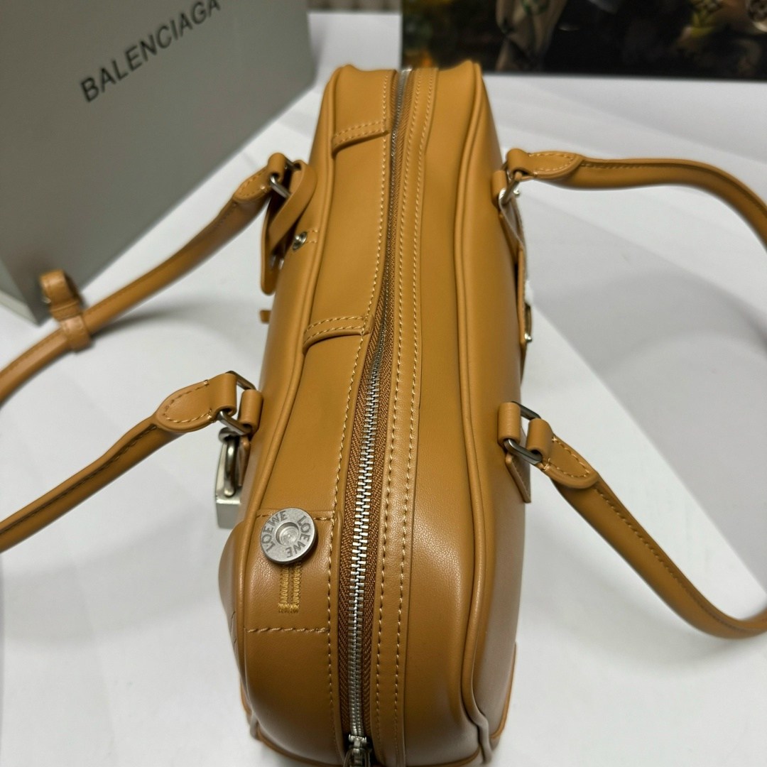 balenciaga сумки,сумка женская balenciaga,бежевая сумка balenciaga,сумка,женская сумка