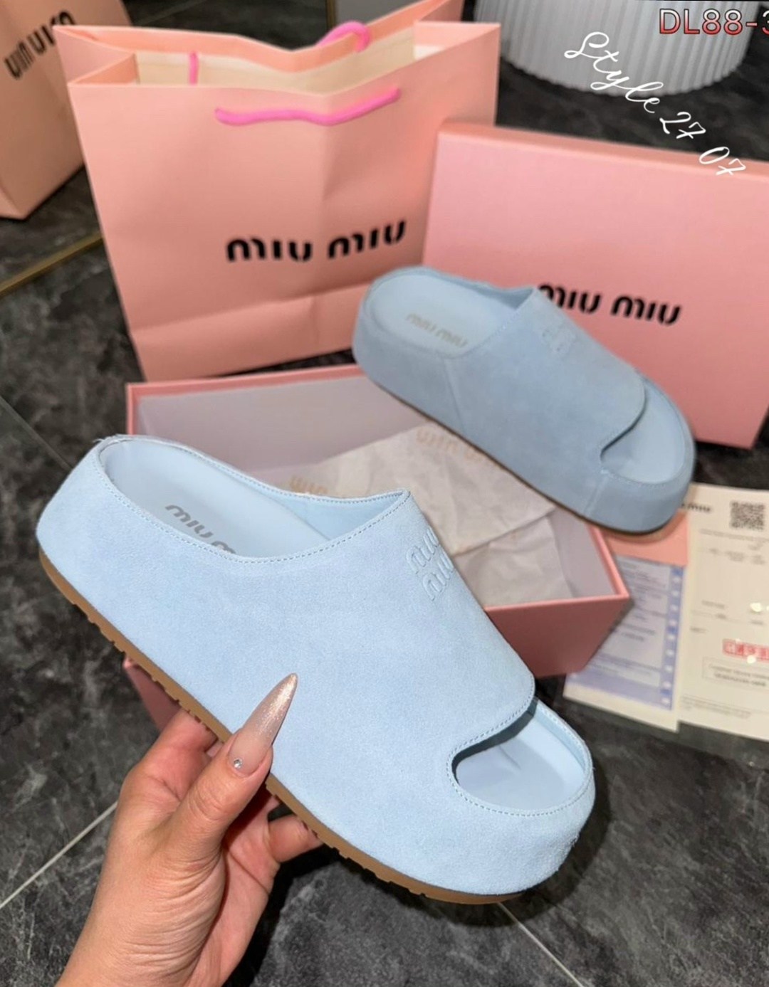 шлепанцы женские,шлепанцы miu miu,,мюли miu miu,босоножки miu miu