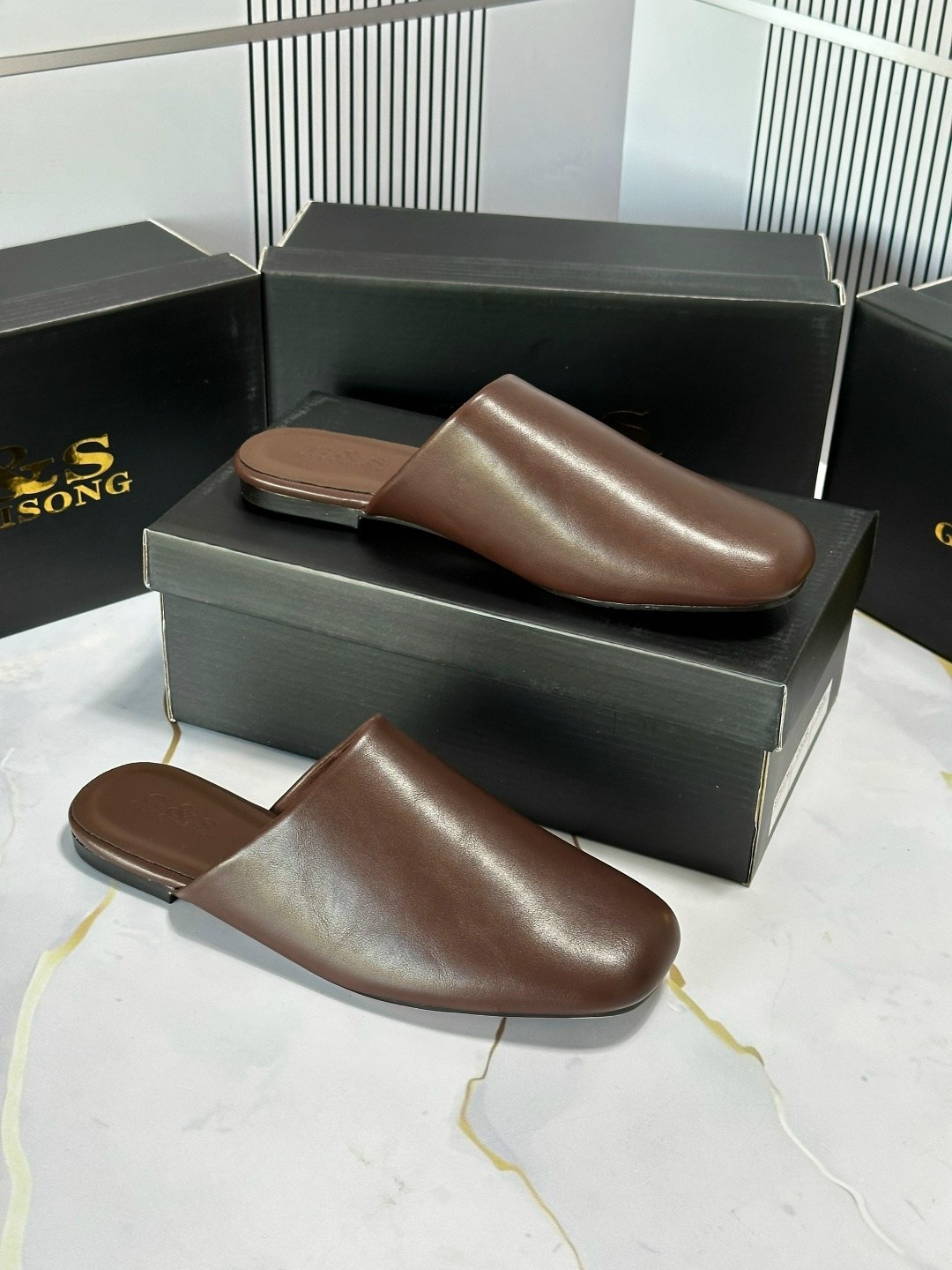 ,мужские кожаные тапочки,кожаные тапочки,кожаные тапки,домашние кожаные тапочки