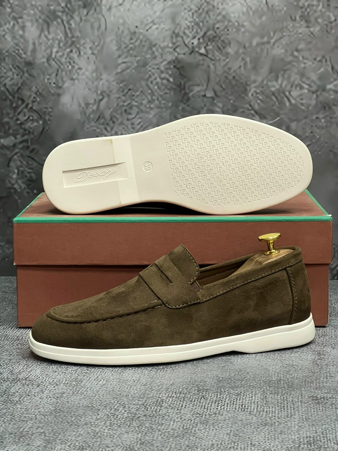 лоферы мужские замшевые loro piana suede lux olive,лоферы замшевые,лоферы мужские замшевые с белой подошвой,мужские замшевые лоферы,