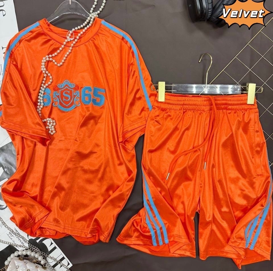 футболка адидас женская красная,стильные костюмы,летние костюмы,adidas original,спортивный костюм спортивные костюмы