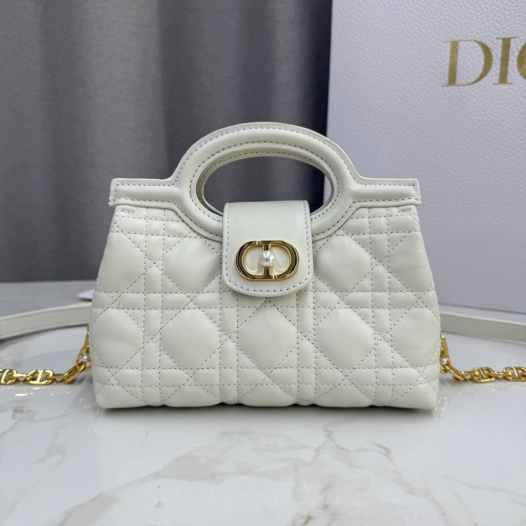 сумка dior lady dior shoulder bag handbag,dior сумка,сумка кристиан диор белая кожа,женская сумка dior,сумка диор белая
