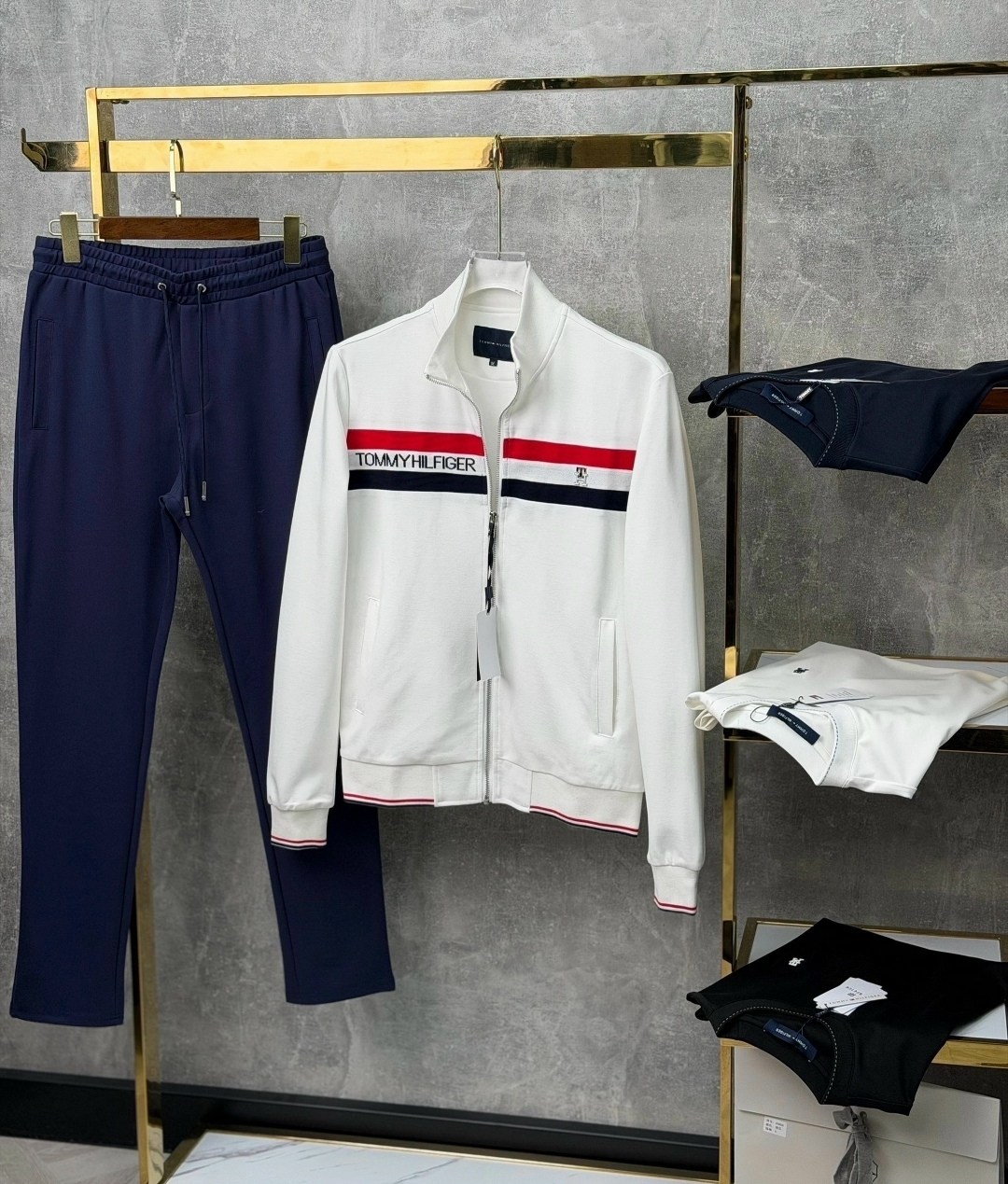 спортивный костюм tommy hilfiger,спортивный костюм томми хилфигер мужские,спортивный костюм томми хилфигер,спортивный костюм мужской,костюм спортивный
