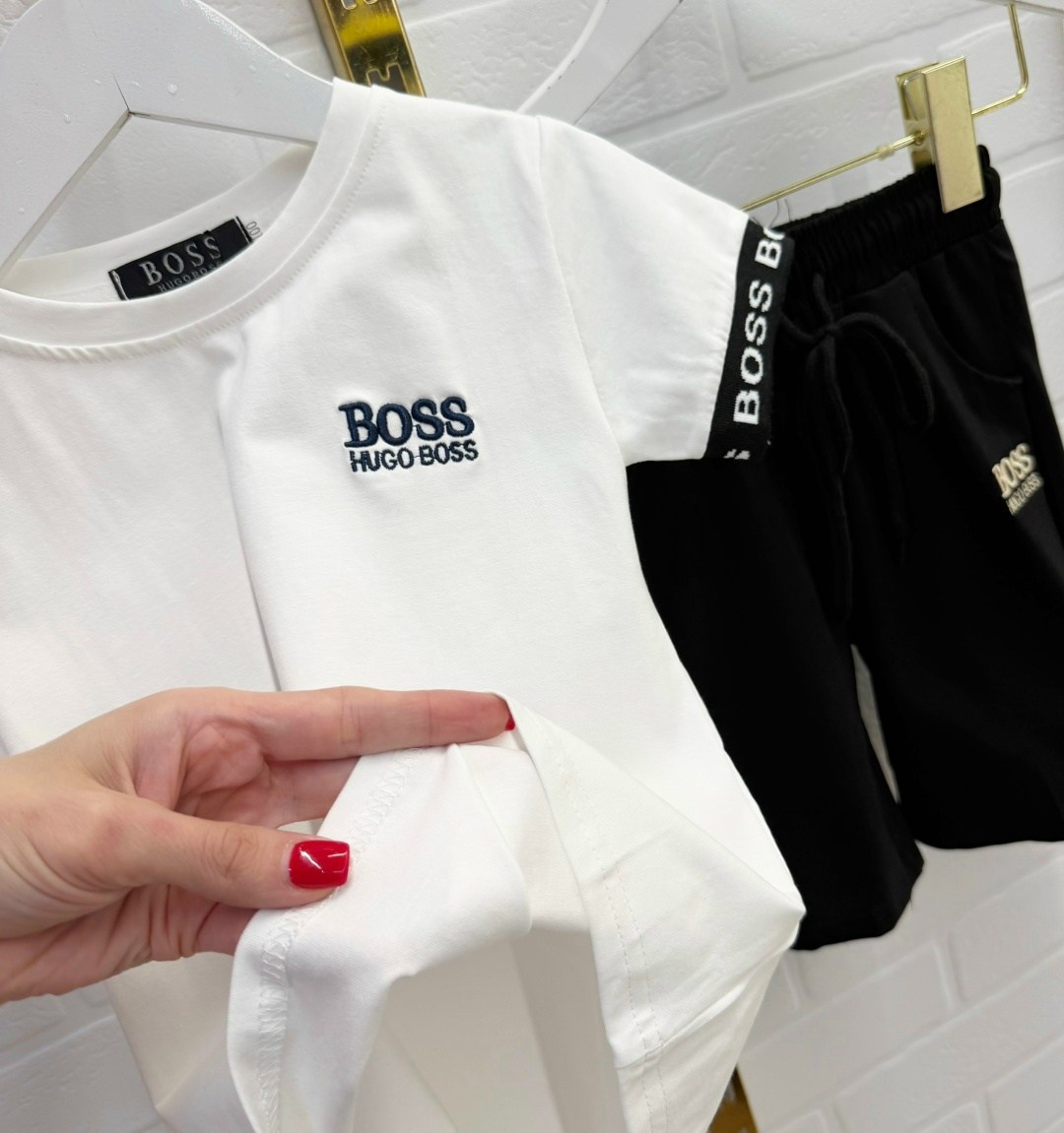 футболка с короткими рукавами и логотипом boss,boss kid,boss hugo boss,boss футболка,костюмчик