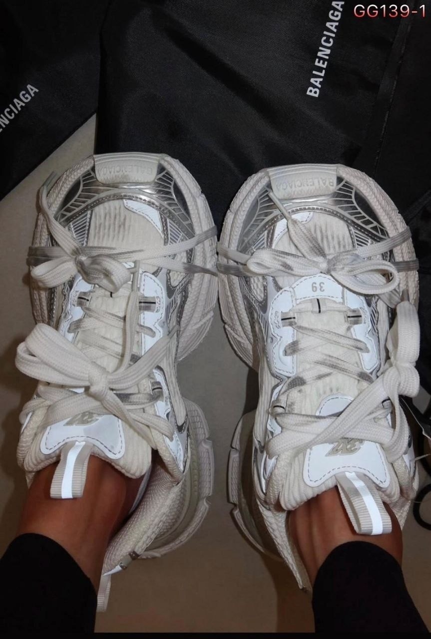 кроссовки balenciaga женские,женские кроссовки,,женские массивные кроссовки,массивные кроссовки