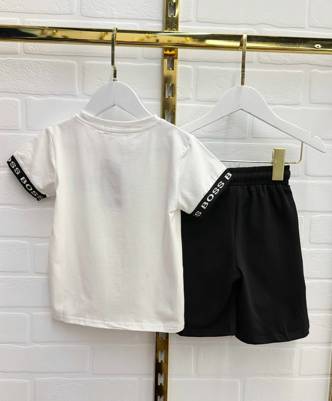футболка с короткими рукавами и логотипом boss,boss kid,boss hugo boss,boss футболка,костюмчик