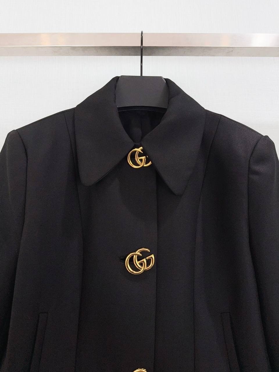 женское черное шерстяное пальто gucci,фасон пальто,жакет,пальто черное,женский пальто