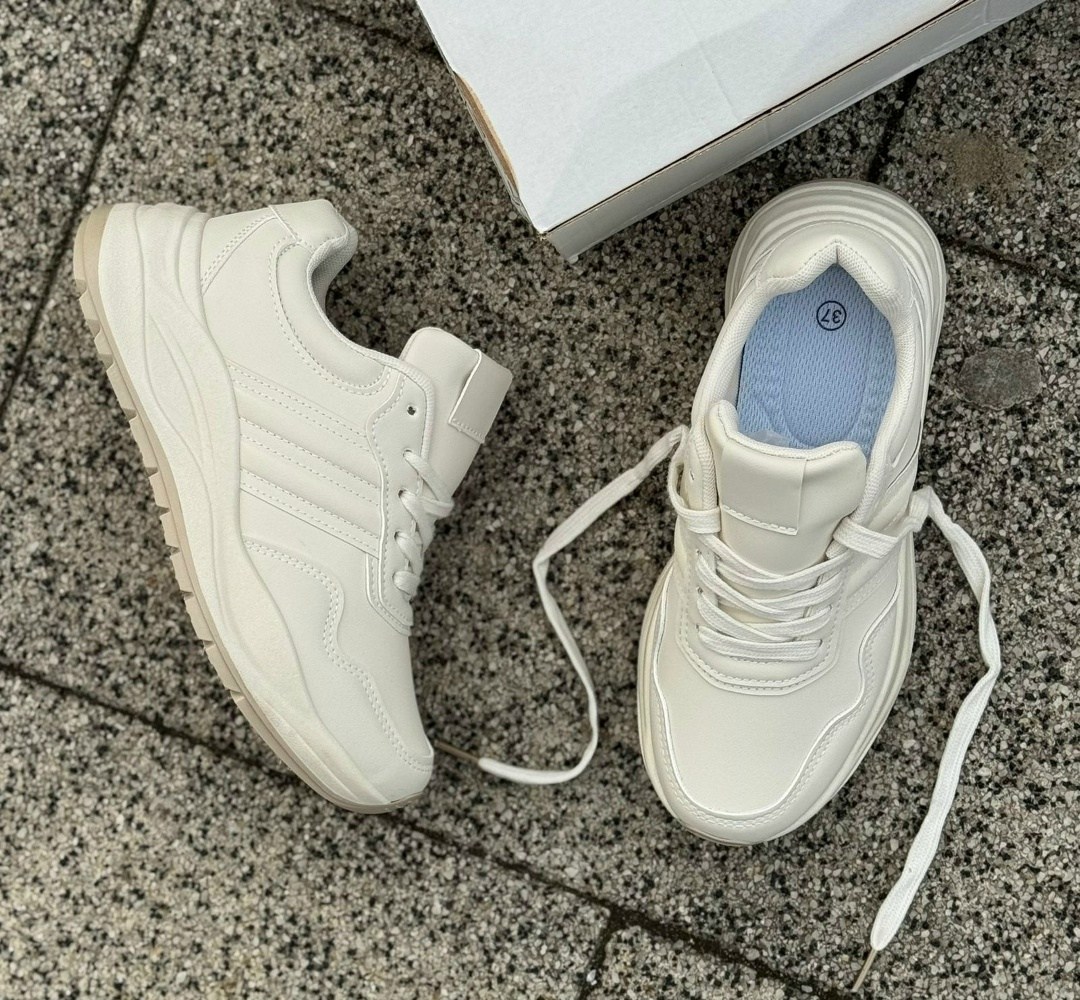 женские кроссовки adidas,женские кроссовки,кроссовки adidas,кроссовки белые,кроссовки adidas strutter