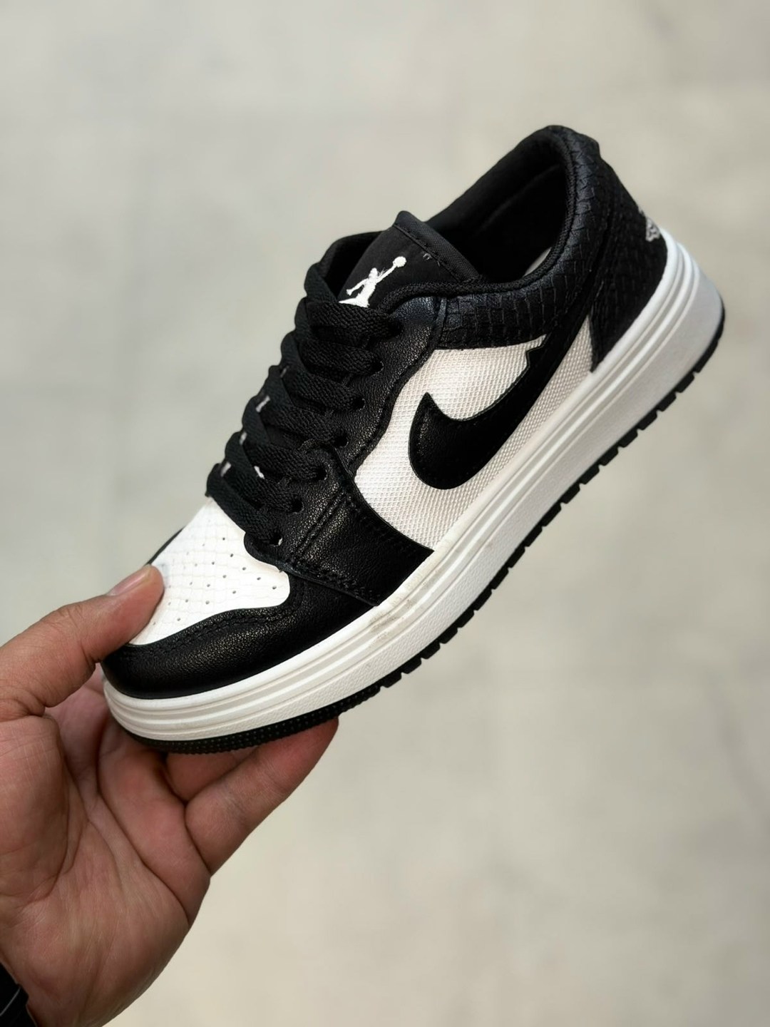 кроссовки,женские кроссовки,кроссовки для женщин,nike женские кроссовки,белые кроссовки