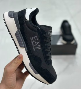 Кроссовки