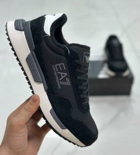 Кроссовки