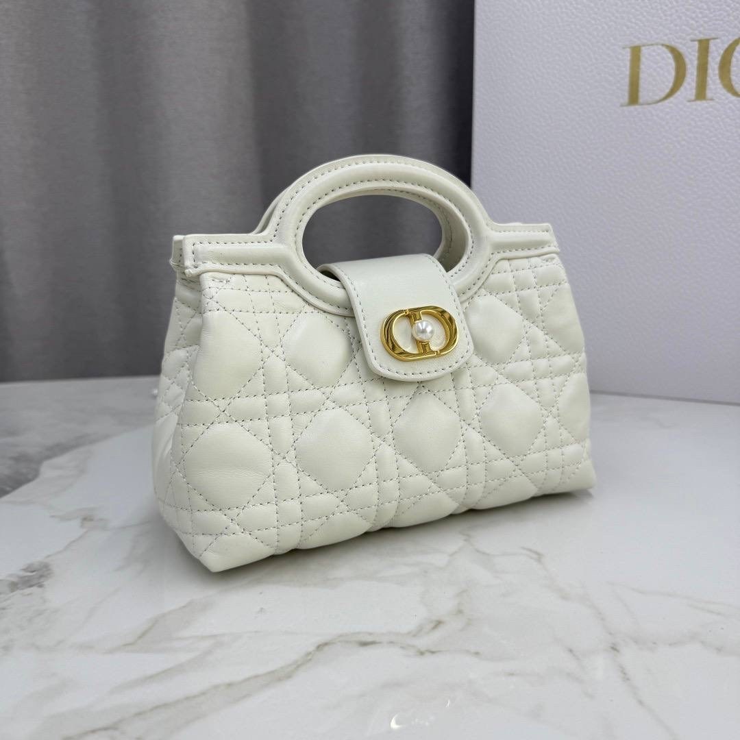 сумка dior lady dior shoulder bag handbag,dior сумка,сумка кристиан диор белая кожа,женская сумка dior,сумка диор белая