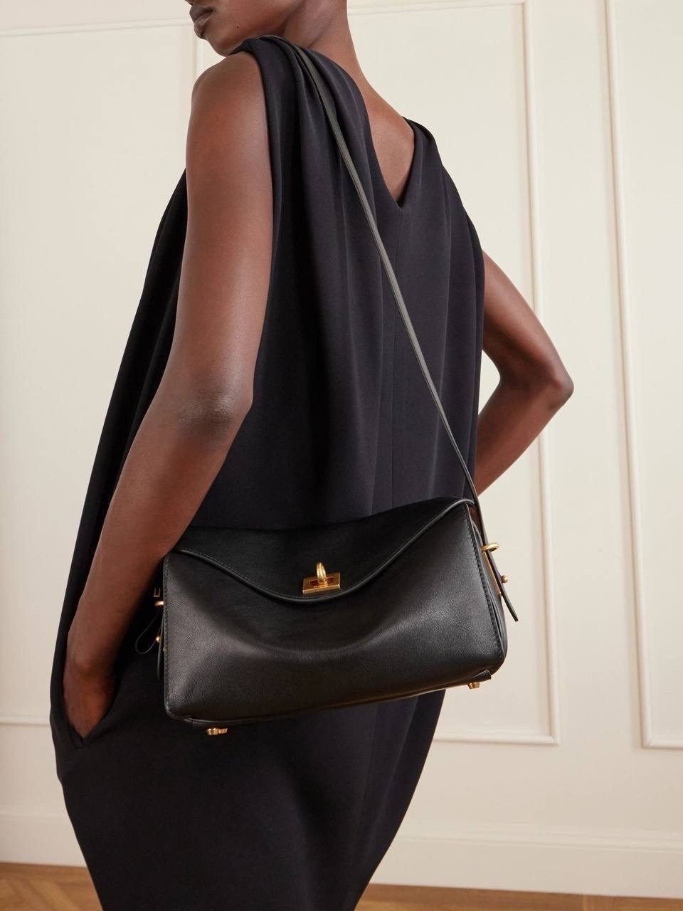 balenciaga сумка женская,сумка balenciaga,баленсиага сумка,сумка balenciaga из натуральной кожи черный цвет,balenciaga сумка на плечо