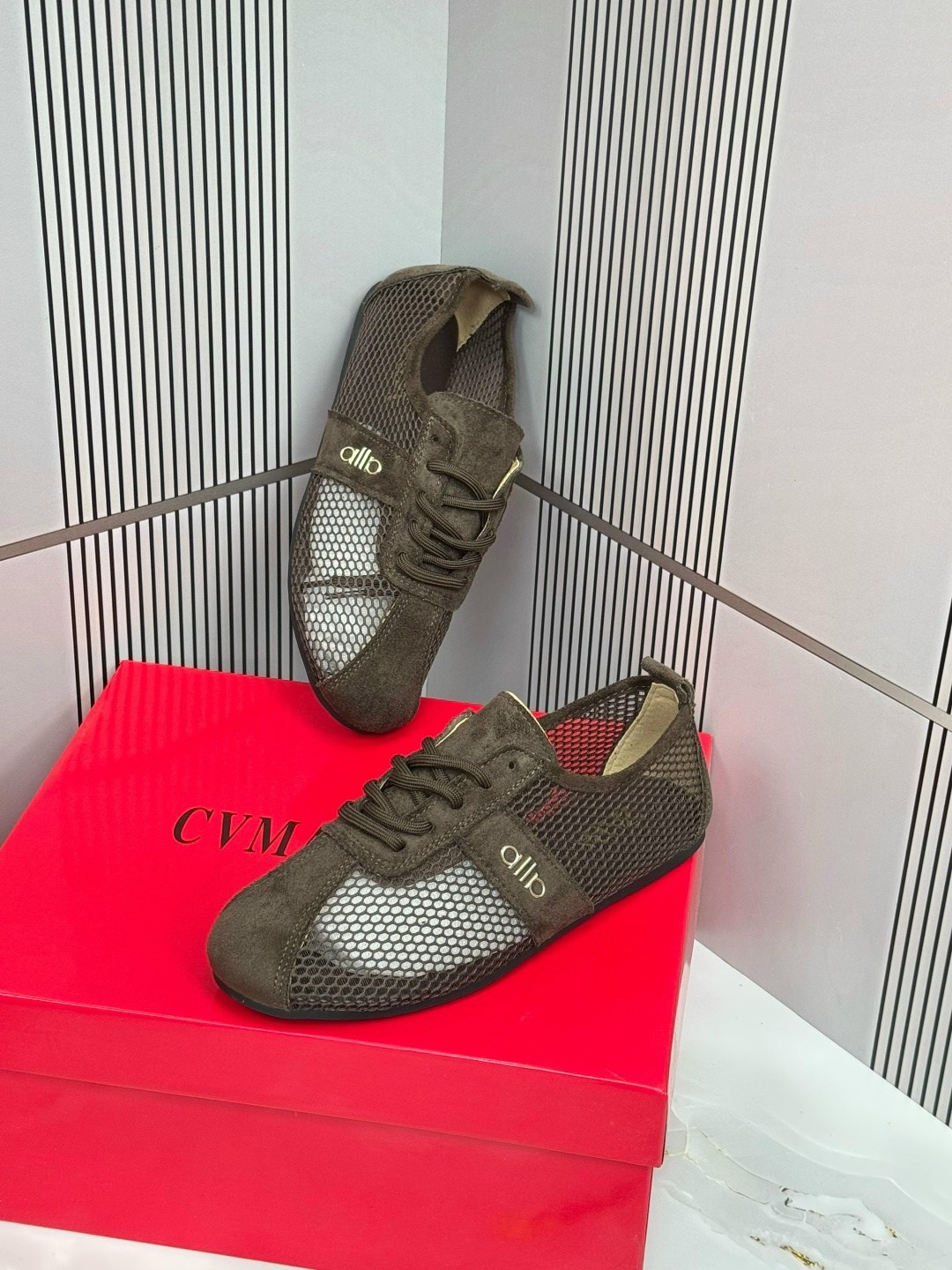 ,кроссовки miu miu женские,женские кроссовки,низкие кроссовки,повседневные кроссовки