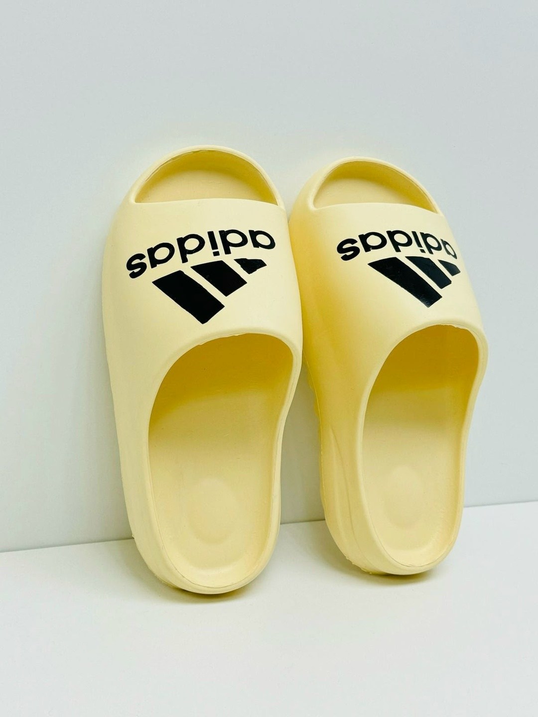,шлепанцы женские,шлепанцы adidas,сланцы adidas,адидас тапки