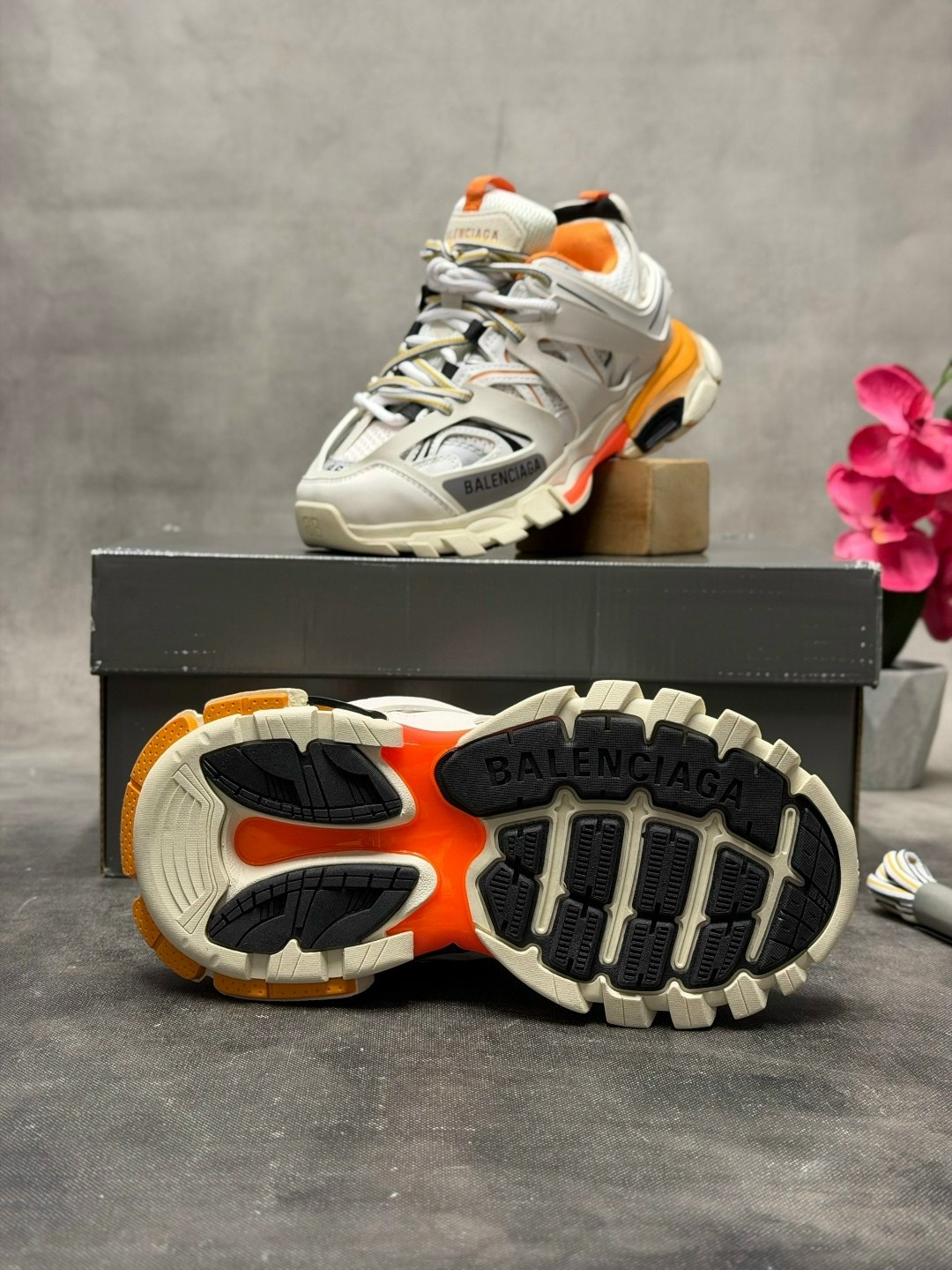 balenciaga кроссовки женские,кроссовки balenciaga track,кроссовки balenciaga track trainer "white/orange",кроссовки balenciaga,кроссовки баленсиага траки