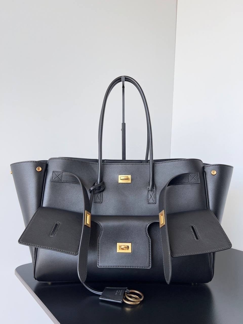 сумка женская с ручками,balenciaga сумка женская с ручкой,balenciaga сумка,сумка черная balenciaga,сумка в стиле средняя balenciaga