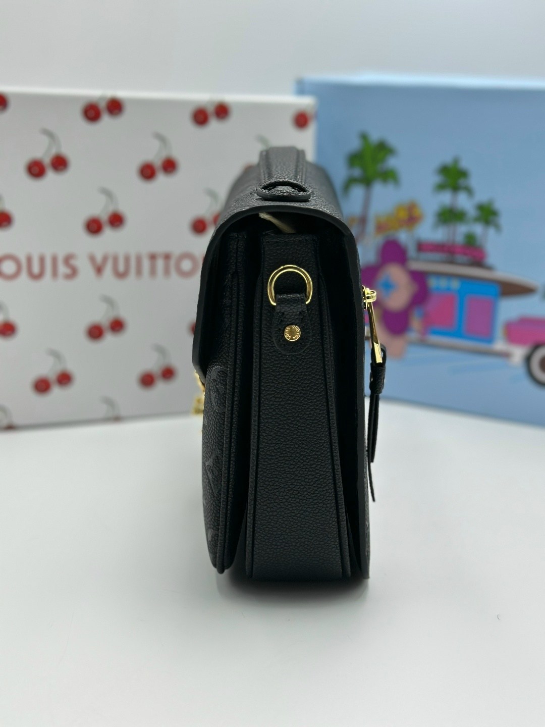 сумка женская louis vuitton,сумка louis vuitton,сумка louis vuitton pochette metis east west,louis vuitton сумка pochette metis,сумка женская louis vuitton pochette
