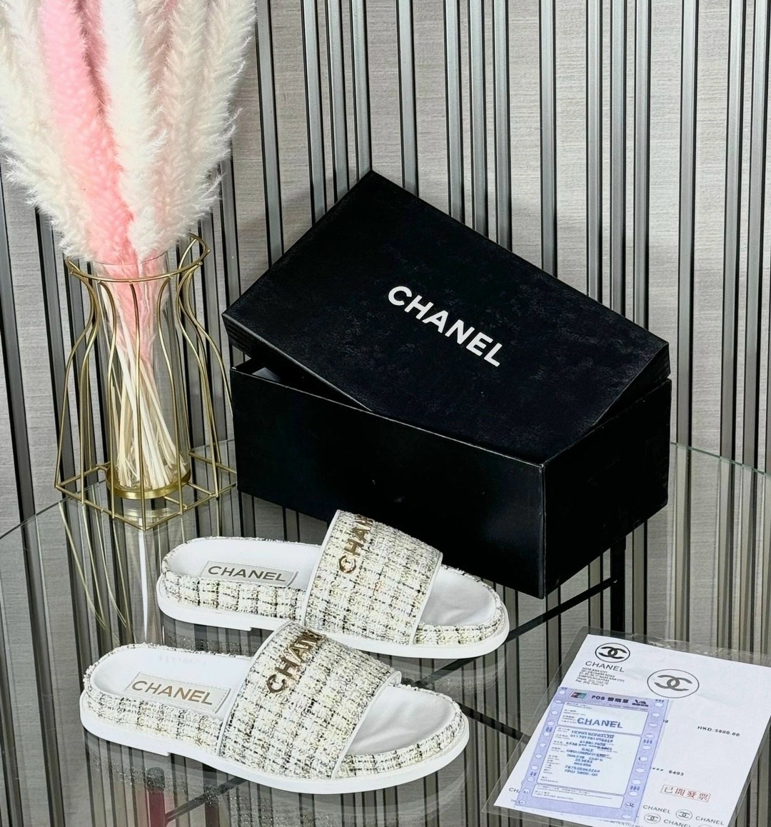 шлепанцы chanel,тапочки chanel женские,тапочки chanel,chanel тапочки домашние открытые,тапочки для женщин в стиле chanel