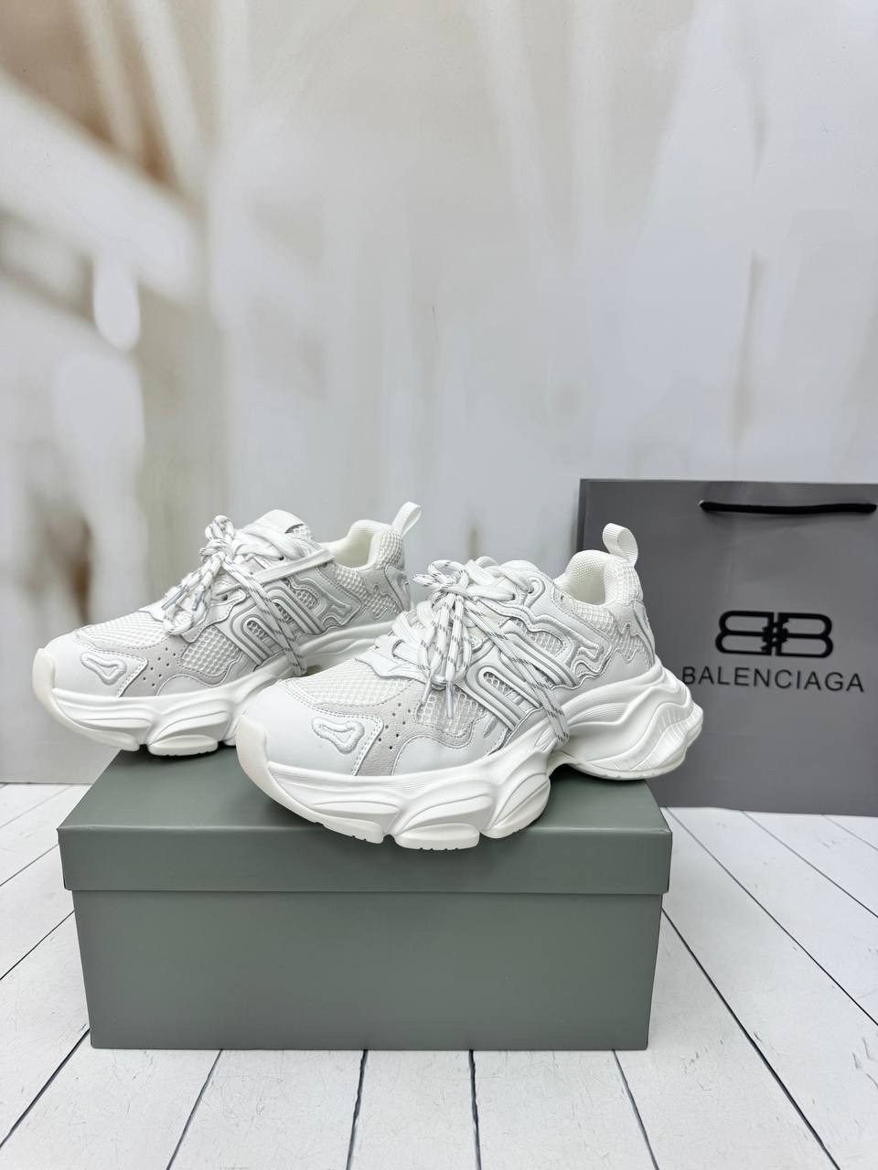 balenciaga кроссовки женские,кроссовки balenciaga,женские кроссовки,кроссовки массивные,баленсиага кристобаль