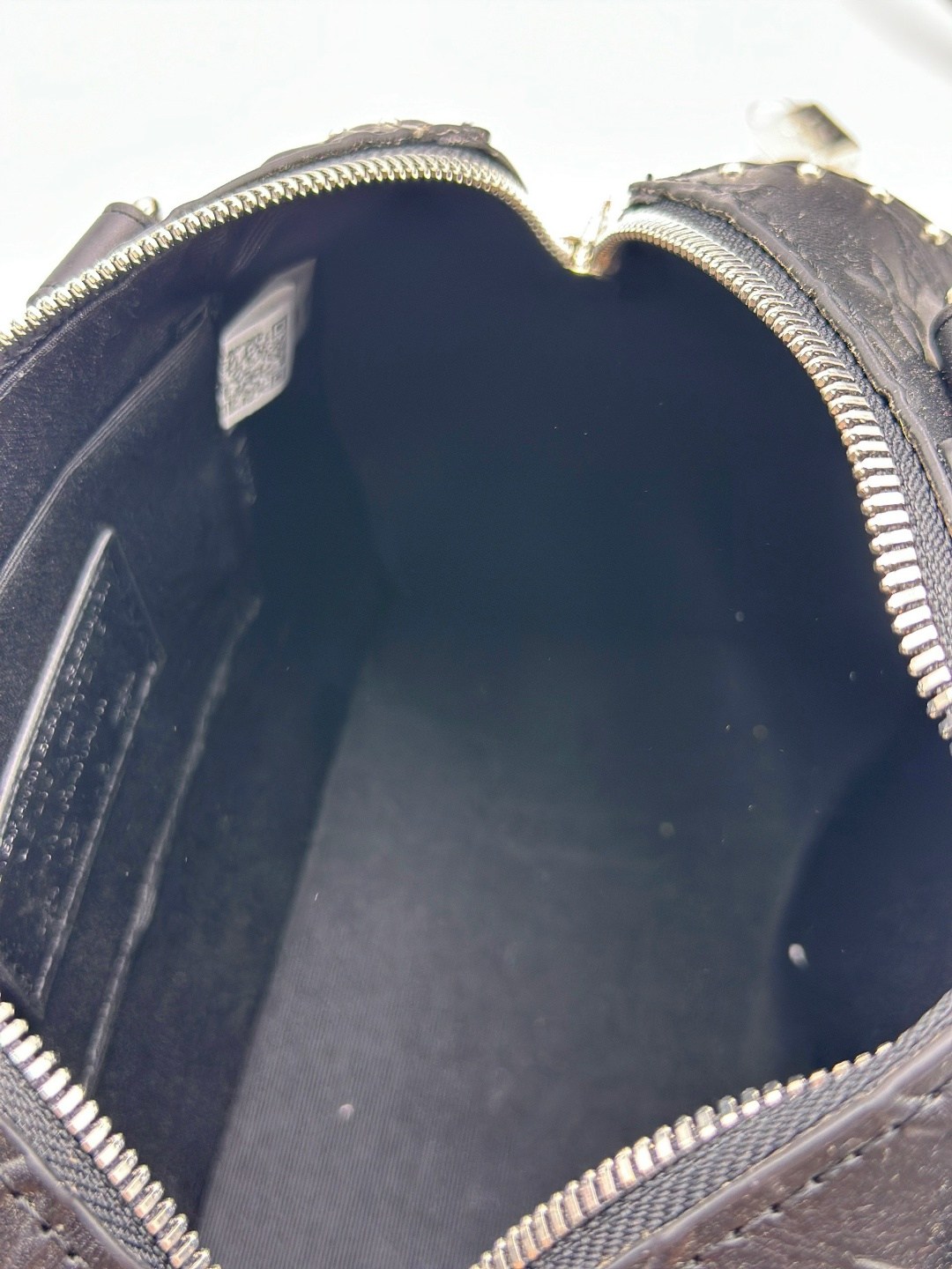 сумка louis vuitton,louis vuitton женская сумка,женская черная сумка louis vuitton alma bb,louis vuitton сумка на плечо,модная сумка
