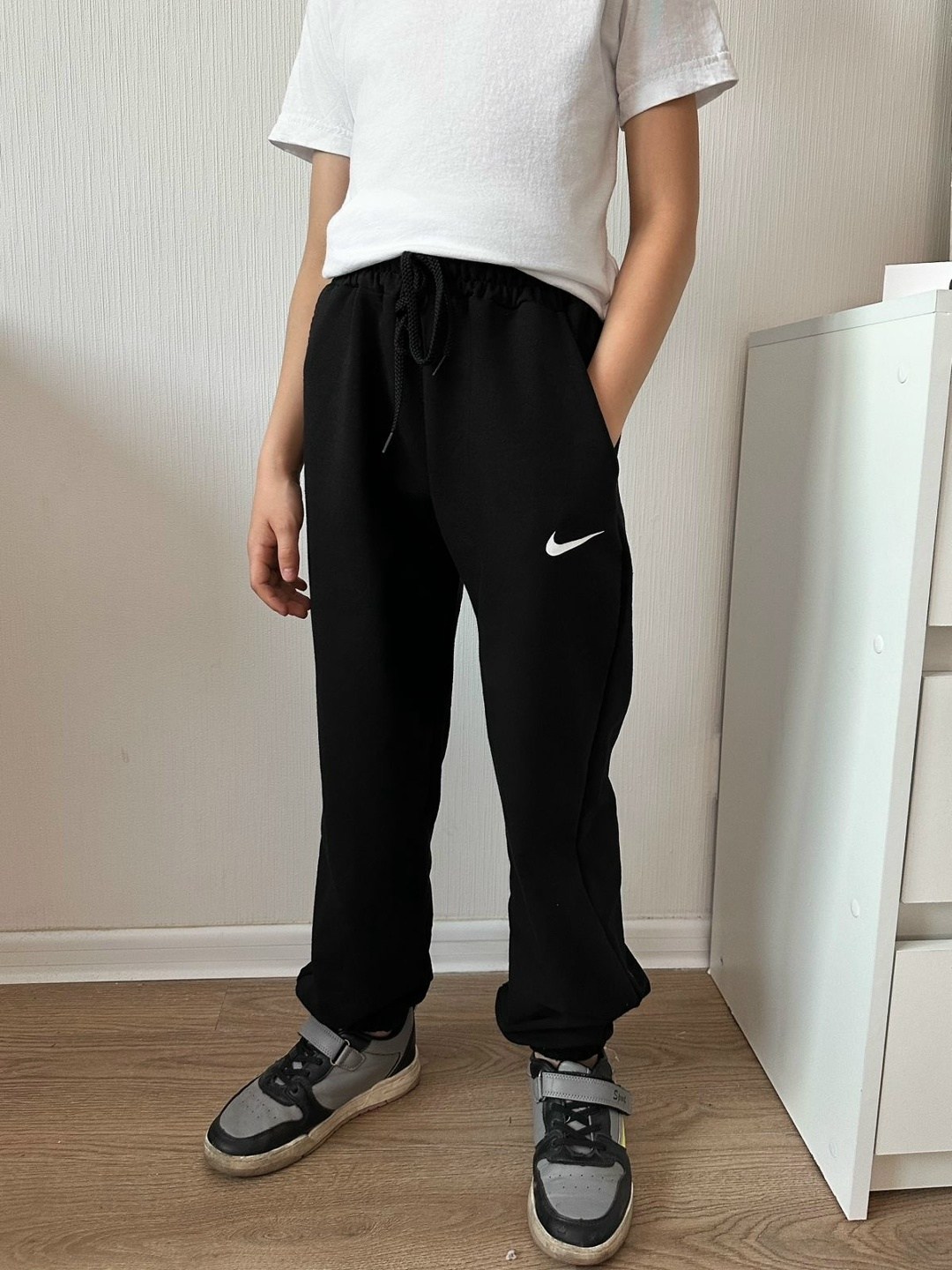 спортивные штаны джоггеры на резинке,брюки спортивные nike,спортивные штаны для мальчика,штаны спортивные джоггеры,брюки для мальчиков nike