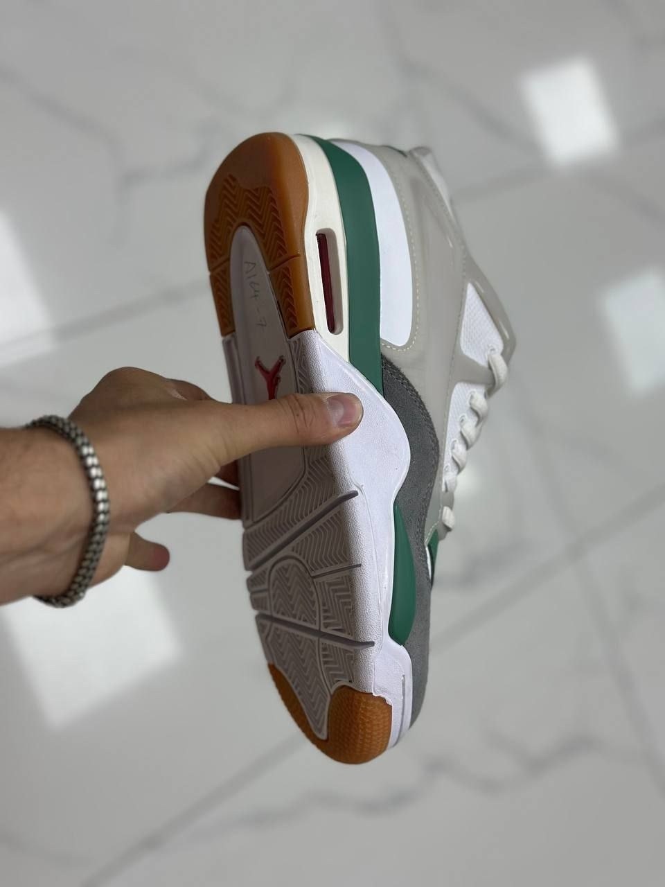 кроссовки nike air jordan 4 retro,кроссовки,air jordan 4,спортивная ,кроссовки nike air jordan 4