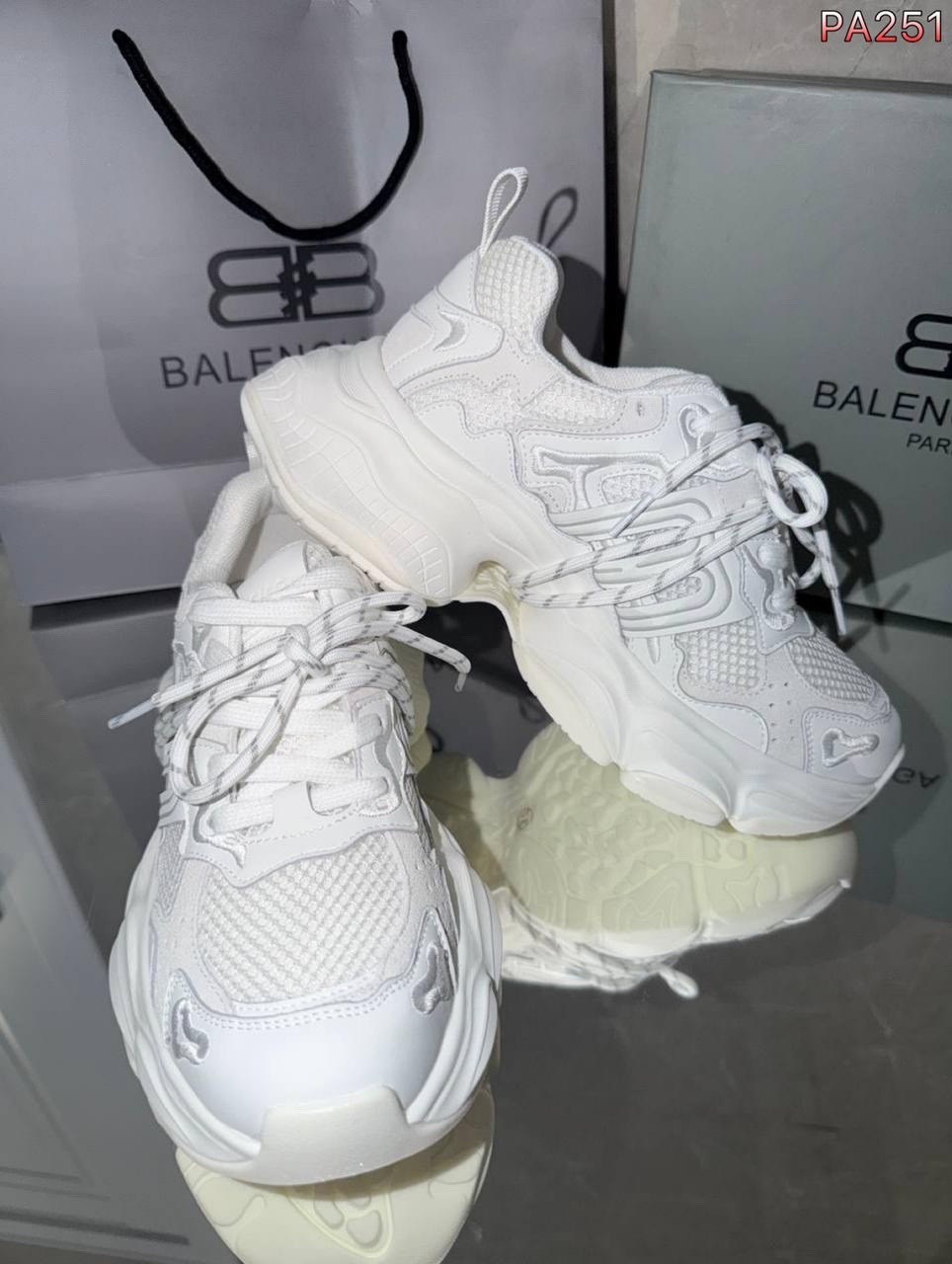 кроссовки женские balenciaga,кроссовки balenciaga,кроссовки balenciaga triple s,женские кроссовки balenciaga triple s,баленсиага кроссовки женские